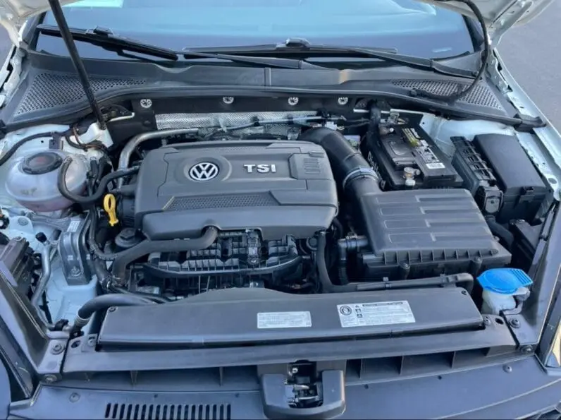 2017 Volkswagen Golf GTI Sport Estándar