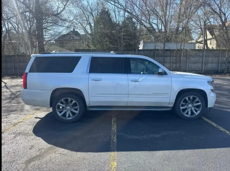 Chevrolet Suburban 1500 LTZ 2016