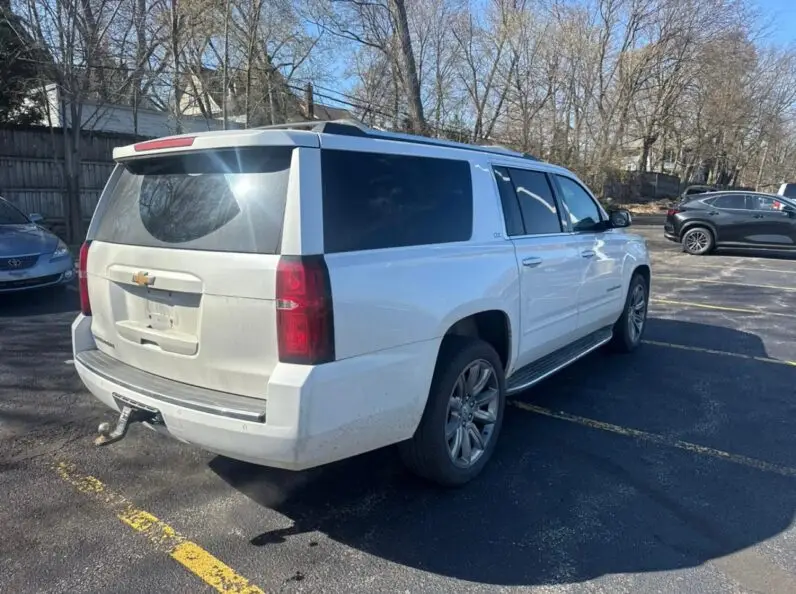 Chevrolet Suburban 1500 LTZ 2016