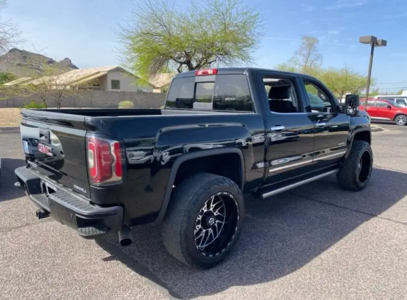 GMC SIERRA DENALI 2017