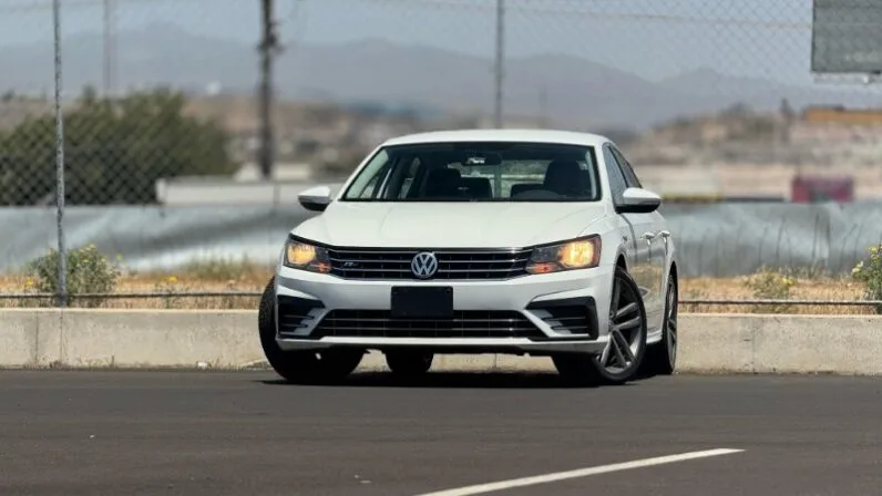 2017 Volkswagen Passat R-Line