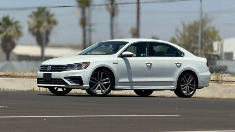 2017 Volkswagen Passat R-Line