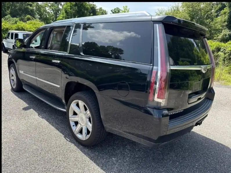 2017 CADILLAC ESCALADE ESV LUXURY