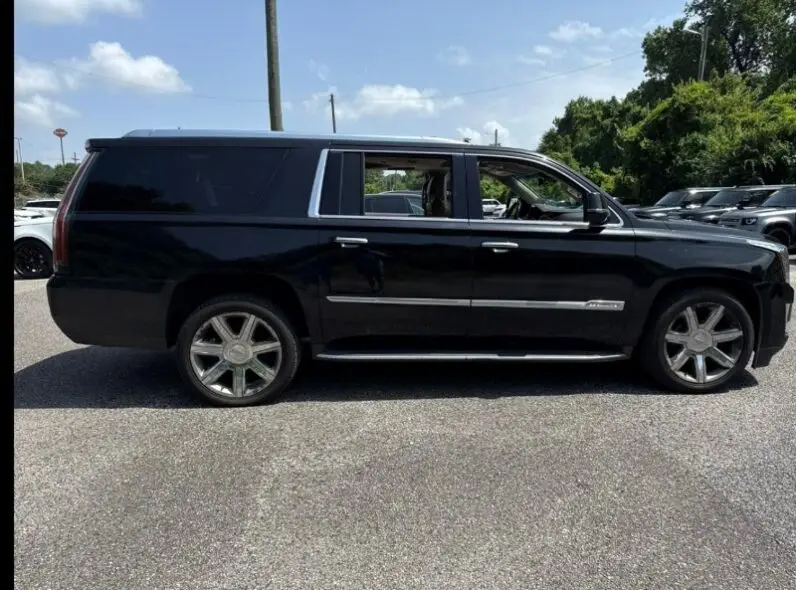 2017 CADILLAC ESCALADE ESV LUXURY