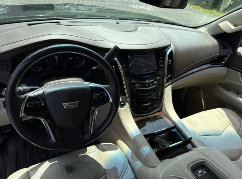 2017 CADILLAC ESCALADE ESV LUXURY