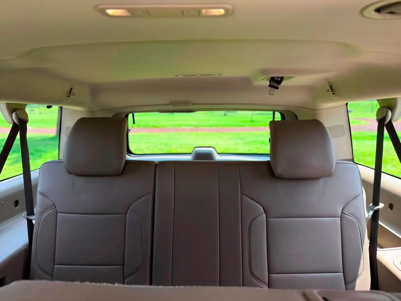 Chevrolet Suburban 1500 LT 2018 importada por Carmexio, vista de perfil