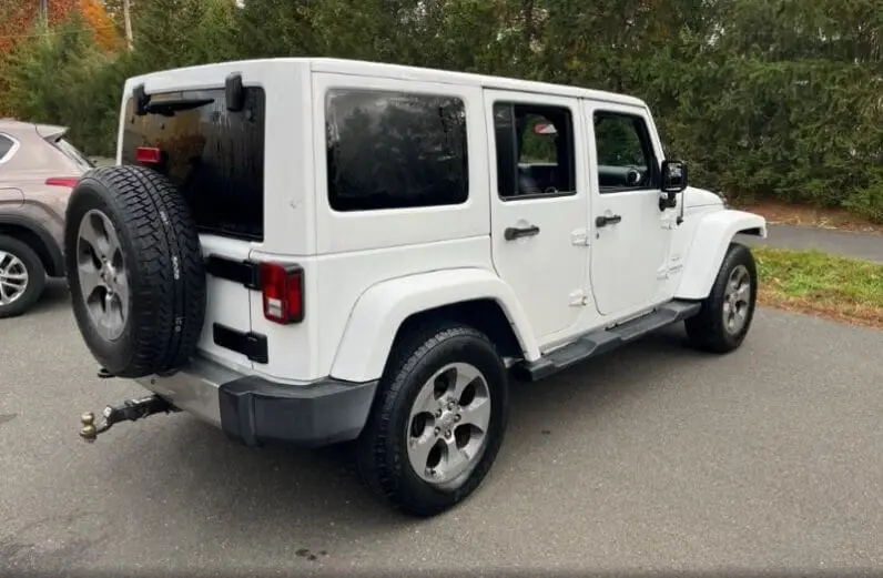 2017 Jeep WRANGLER UNLIMITED SAHARA