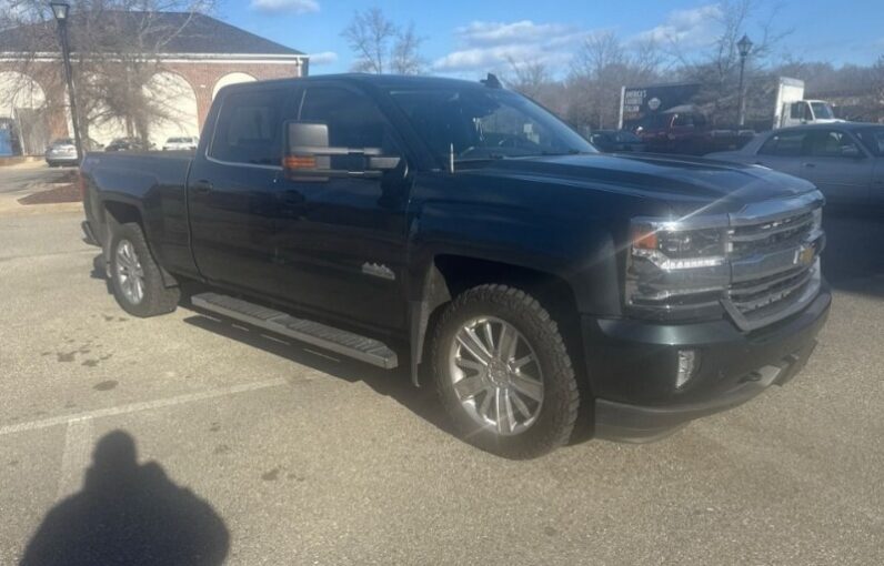 2017 Chevrolet Silverado High Contry 6.2 V8 4 X 4