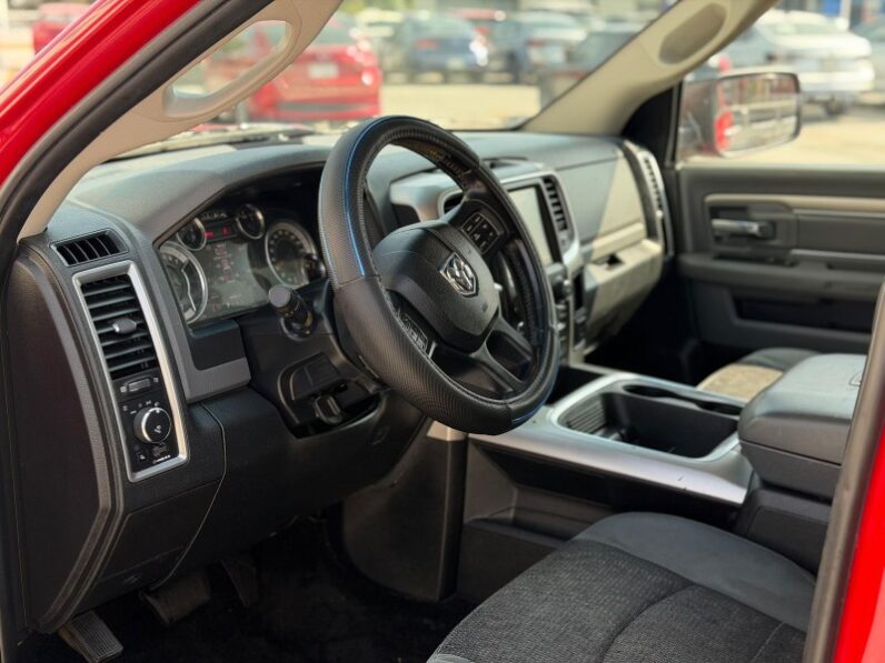 2016 Dodge RAM 1500 SLT 3.6 V6 4 X 4 $20,000