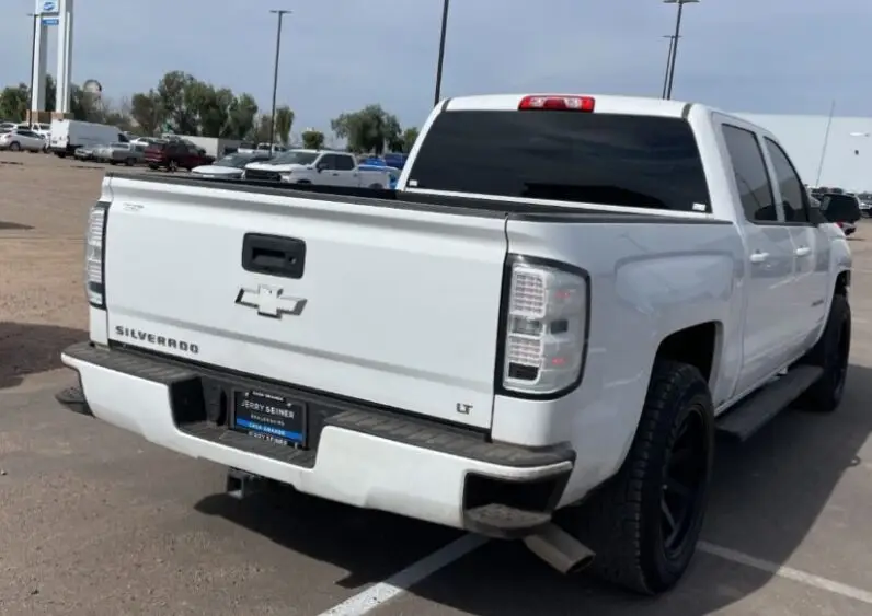 2017 Chevrolet Silverado 1500 LT 5.3 V8 Tracción Trasera