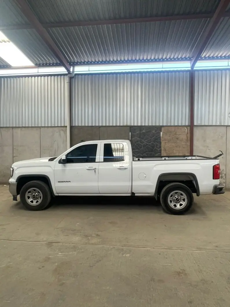 2017 GMC 1500 Base 4.3 V6 RWD