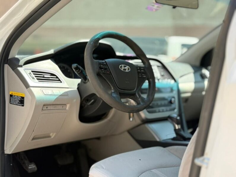 HYUNDAI SONATA BASE 2017