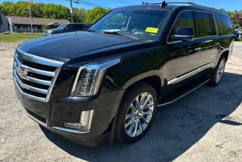 CADILLAC ESCALADE ESV PREMIUM 2017 - vista frontal