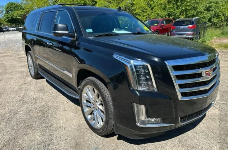 CADILLAC ESCALADE ESV PREMIUM 2017 - vista frontal