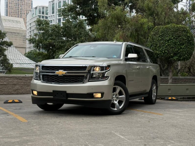 Chevrolet Suburban 1500 LT 5.3 V8 4 X 4 2017