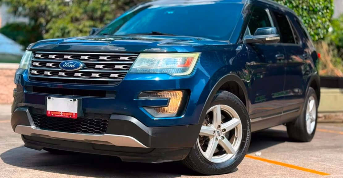 2016 Ford Explorer XLT 4X4 - vista frontal