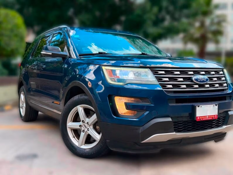 2016 Ford Explorer XLT 4X4 - vista lateral derecho