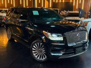2019 Lincoln Navigator Premiere - vista frontal