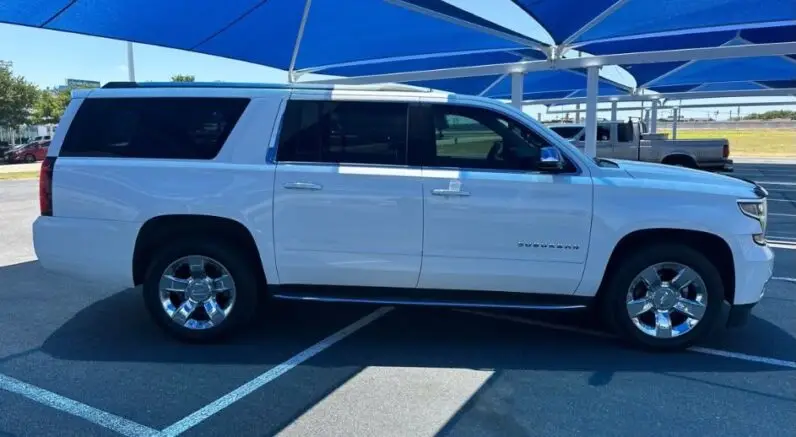 2018 Chevrolet Suburban 1500 Premier - vista lateral izquierdo