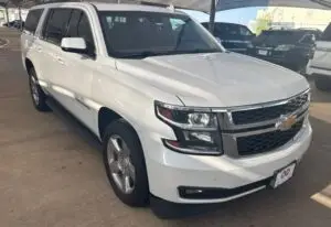 2018 Chevrolet Suburban LT - vista frontal