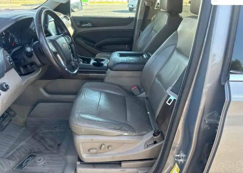 2017 Chevrolet Tahoe LT - vista lateral trasero