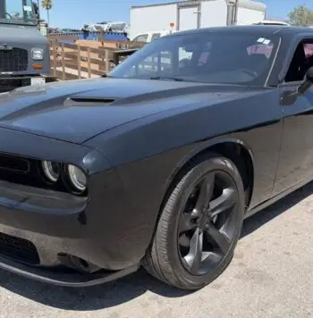 2017 Dodge Challenger SXT - vista frontal