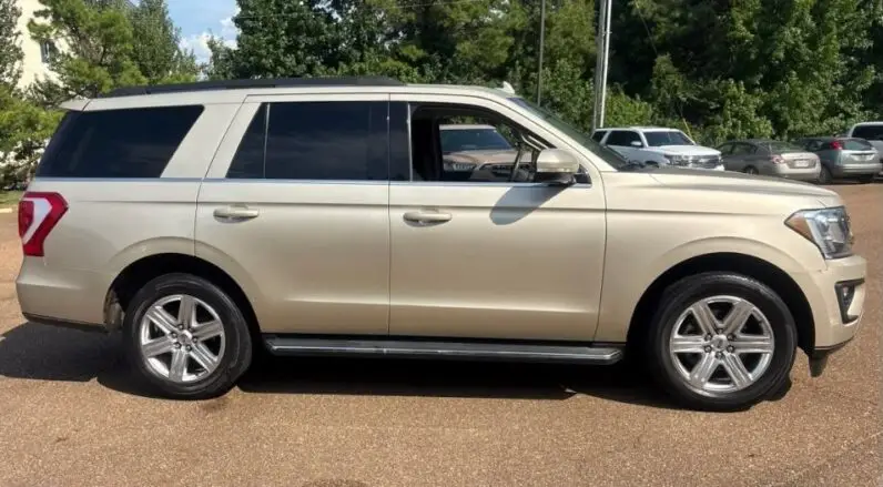 2018 Ford Expedition XLT - vista lateral derecho