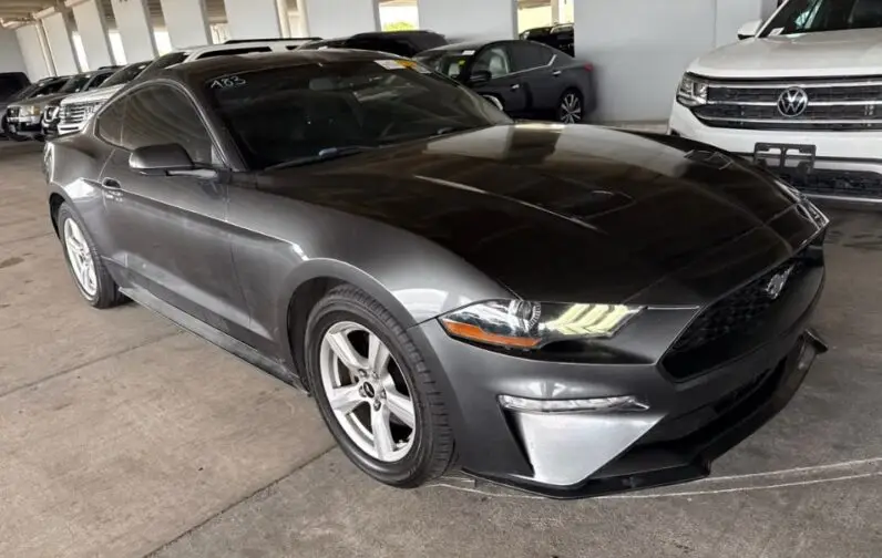 2018 Ford Mustang EcoBoost - vista lateral frontal