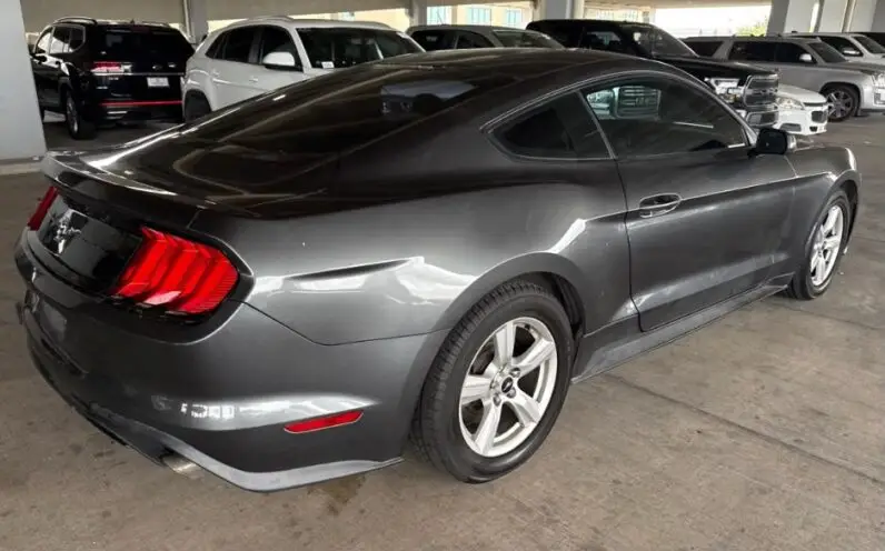 2018 Ford Mustang EcoBoost - vista lateral izquierdo