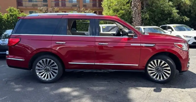 2018 Lincoln Navigator Reserve - vista lateral izquierdo