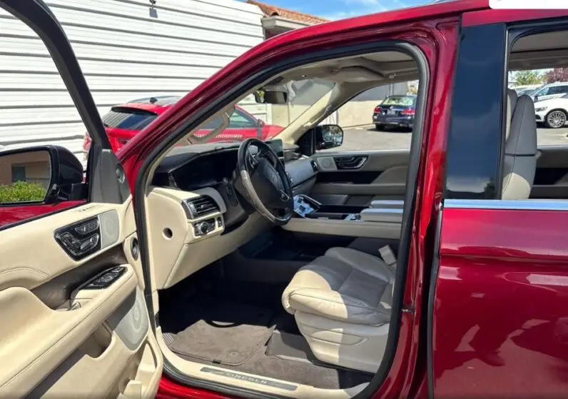 2018 Lincoln Navigator Reserve - vista lateral trasero