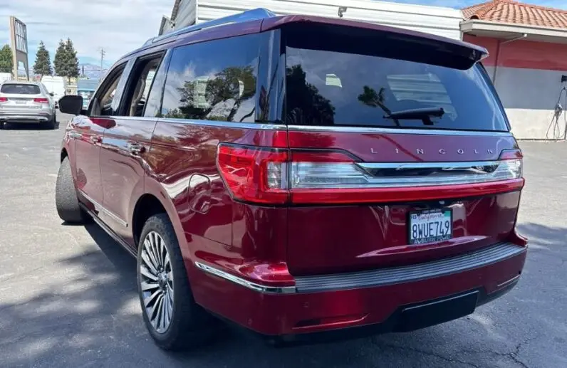 2018 Lincoln Navigator Reserve - vista trasera