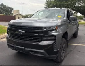 2019 Chevrolet Silverado 1500 LT - vista frontal