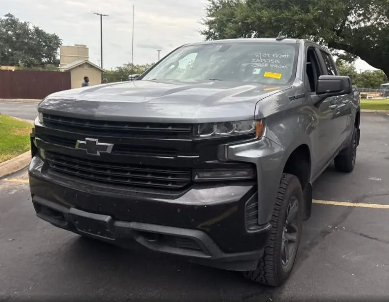 2019 Chevrolet Silverado 1500 LT - vista frontal