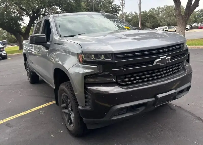 2019 Chevrolet Silverado 1500 LT - vista lateral izquierdo