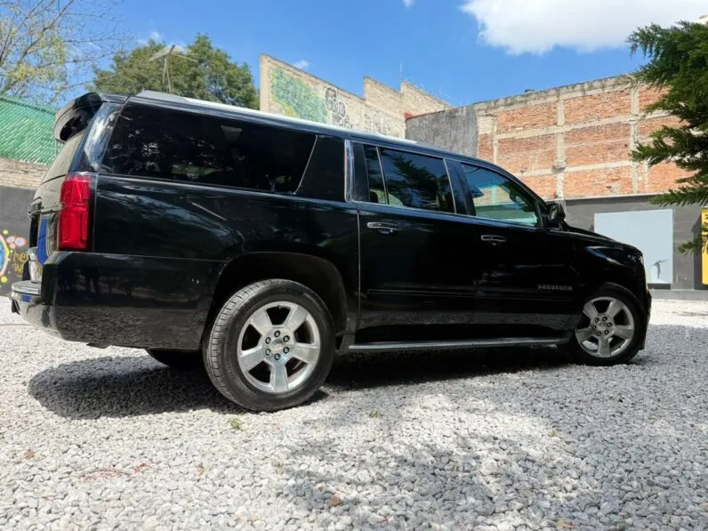 2017 Chevrolet Suburban 1500 Premier - vista interior tablero