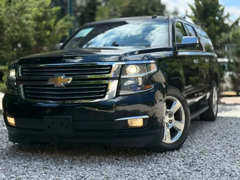 2017 Chevrolet Suburban 1500 Premier - vista perfil