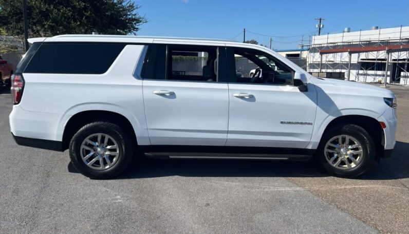 2021 Chevrolet Suburban 1500 LT - vista lateral izquierdo
