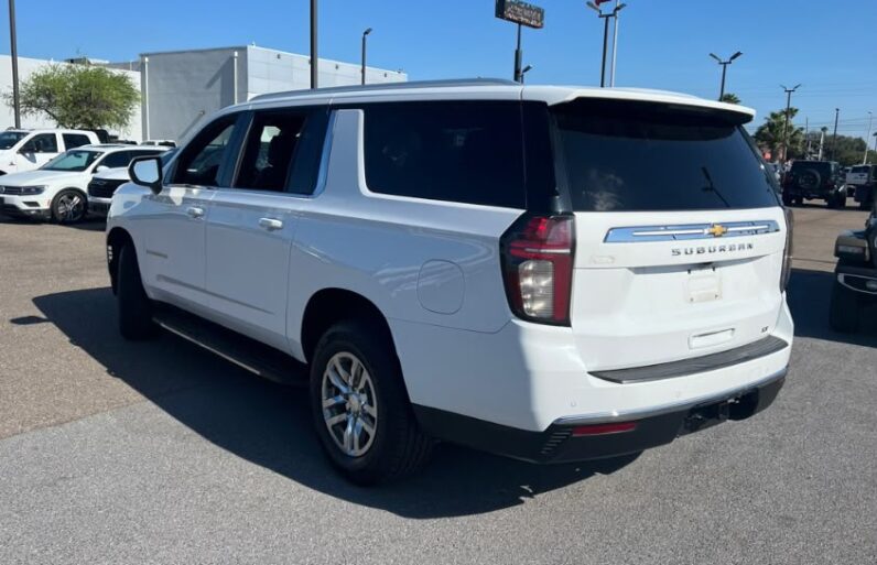 2021 Chevrolet Suburban 1500 LT - vista lateral trasero