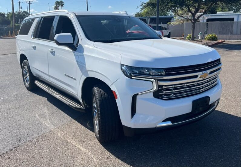 2021 Chevrolet Suburban 1500 LT - vista trasera