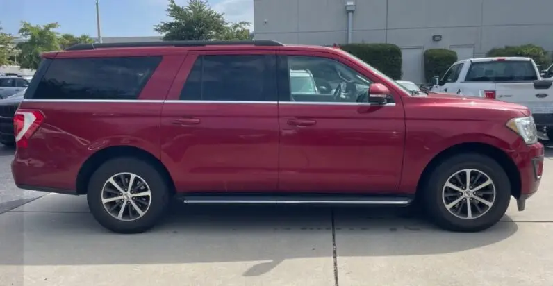 2019 Ford Expedition MAX XLT - vista frontal