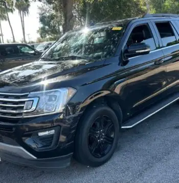 2020 Ford Expedition XLT - vista frontal
