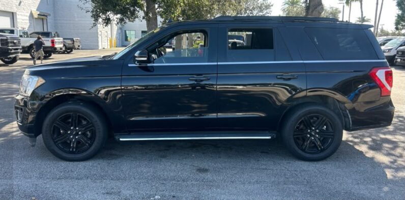 2020 Ford Expedition XLT - vista lateral derecho