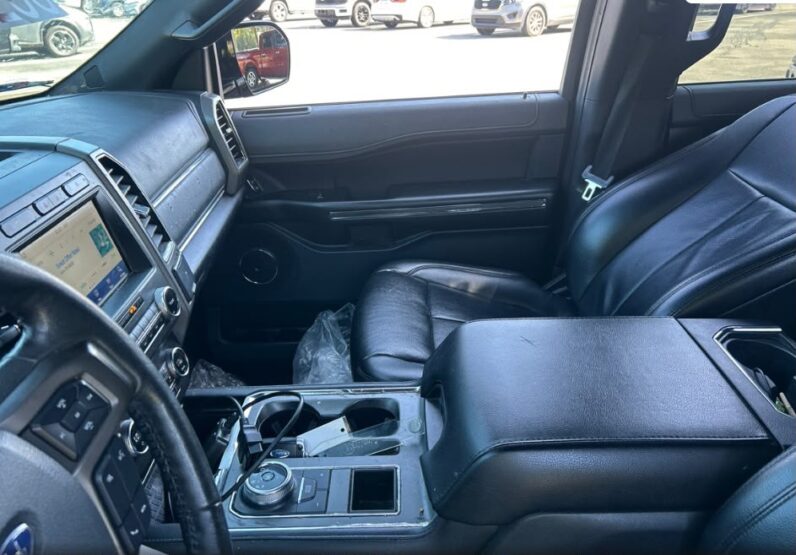2020 Ford Expedition XLT - vista lateral izquierdo