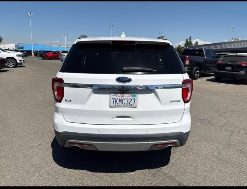 2017 Ford Explorer XLT - vista lateral izquierdo