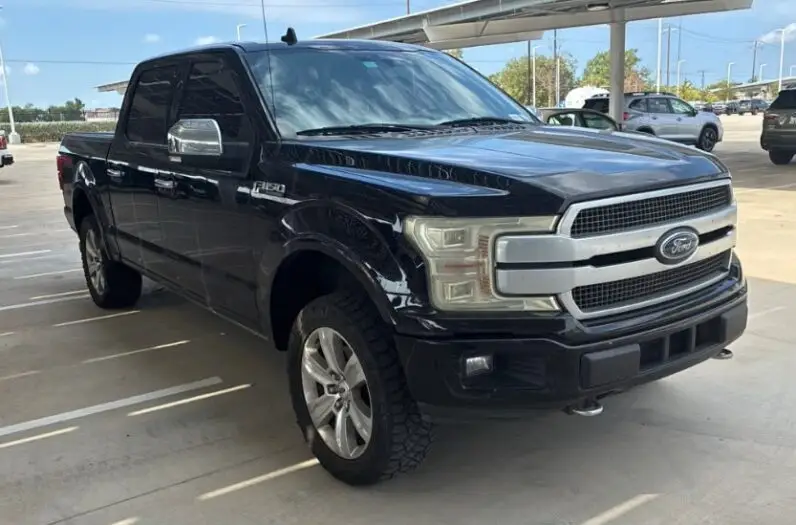 2018 Ford F-150 Platinum - vista lateral trasero