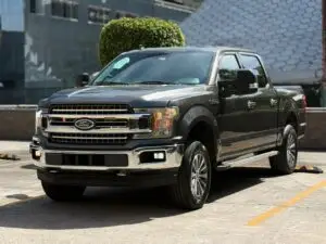 2018 Ford F-150 XLT - vista frontal