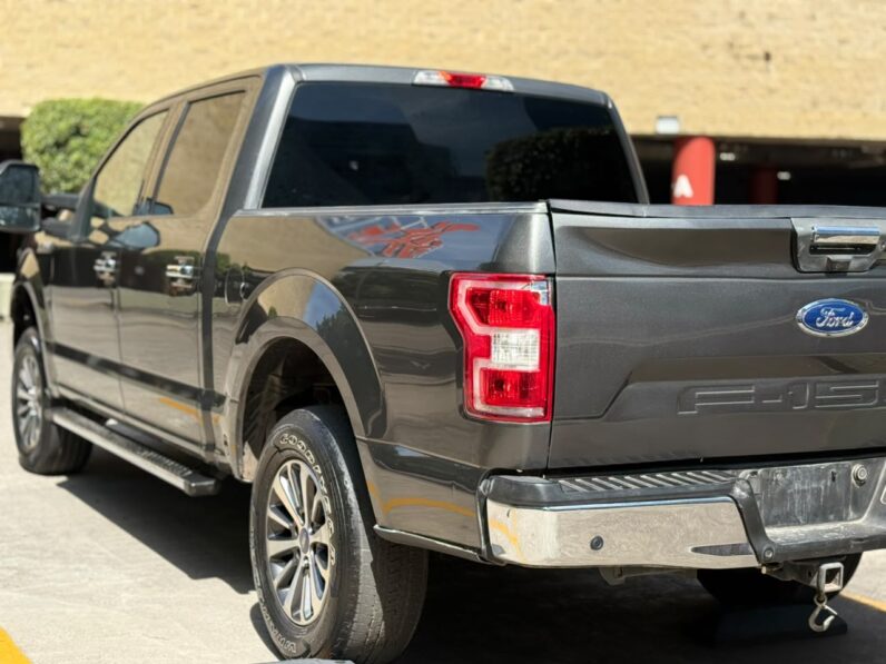 2018 Ford F-150 XLT - vista lateral trasero