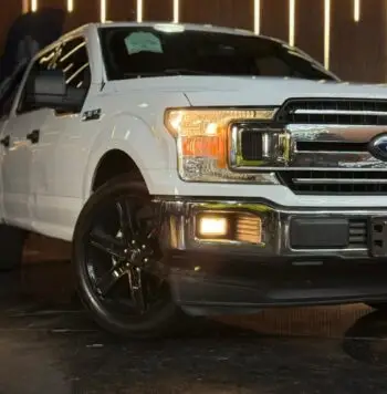 2019 Ford F-150 XLT - vista frontal