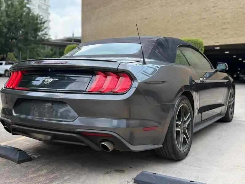 2018 Ford Mustang EcoBoost Premium - vista lateral izquierdo